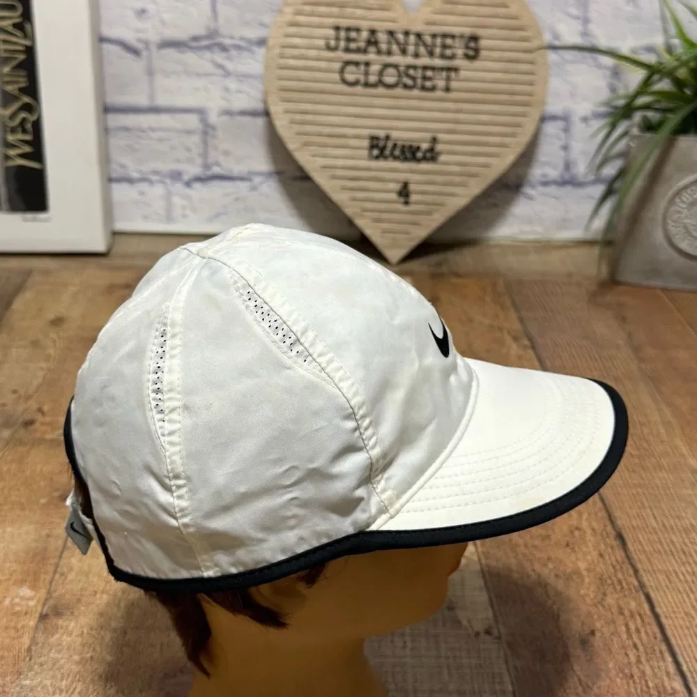 Nike Dri Fit Feather Light Runners Joggers White Baseball Cap with flaws